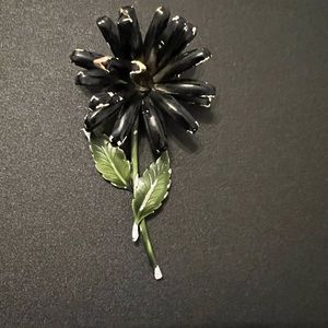 Flower broche/pin Enameled
